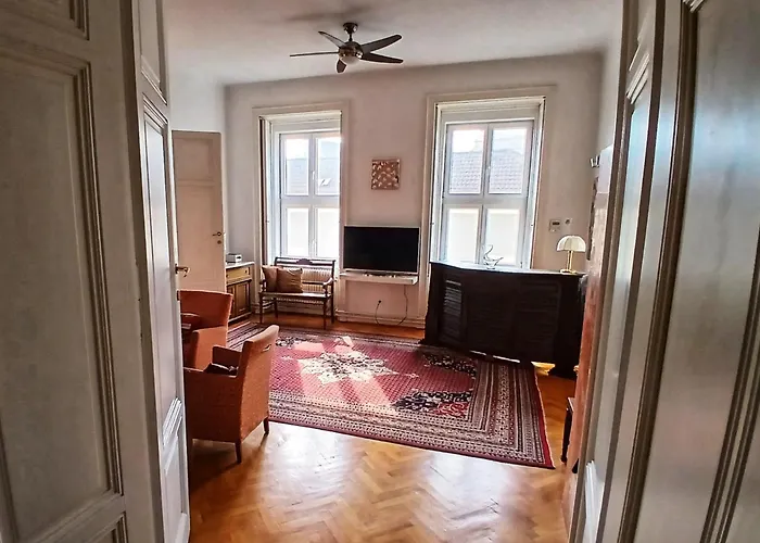Stylish, Cosy & Central "Self-Check-In" Apartment